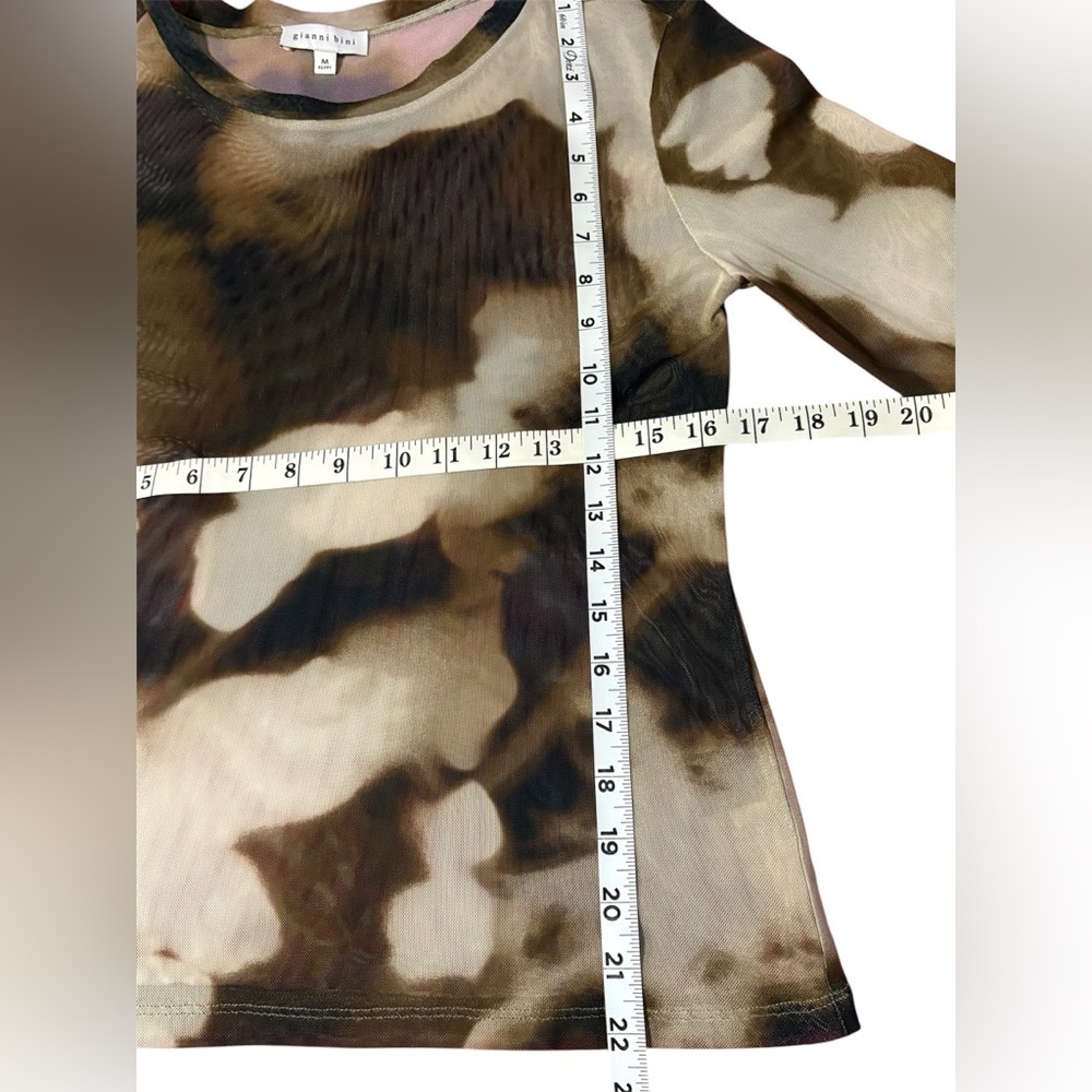 Gianni Bini Metallic Sheen Top - Picture 5 of 6
